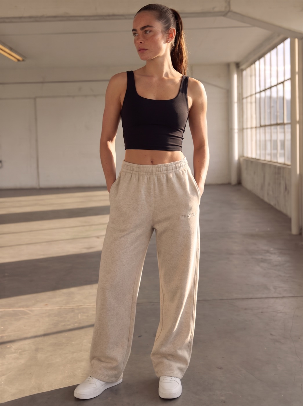 Wide-Leg Jogger in Sand